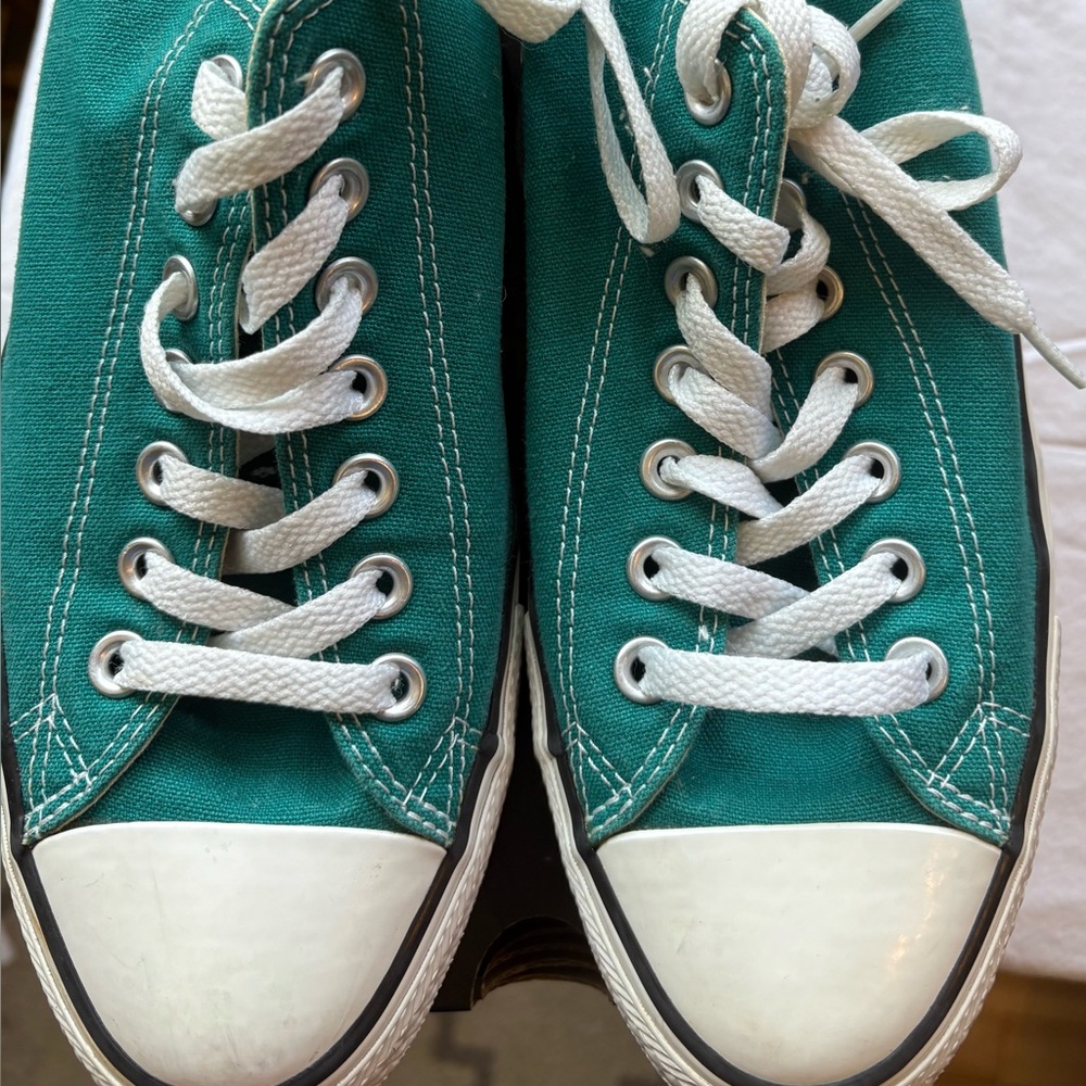 Converse Rebel Teal Canvas Sneakers..